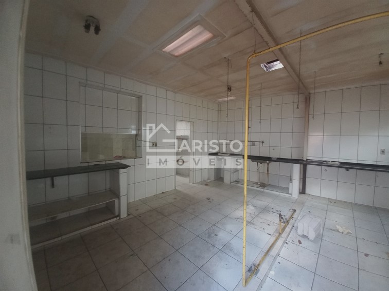 Prédio comercial locação centro Amparo-SP esquina Pádua Sales 9